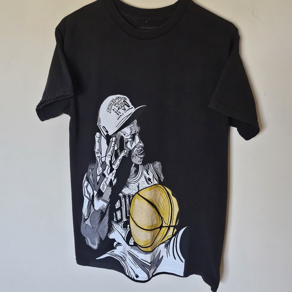 Authentic Classic Chicago Bulls Michael Jordan 91-93 NBA Champs T-Shirt - Medium